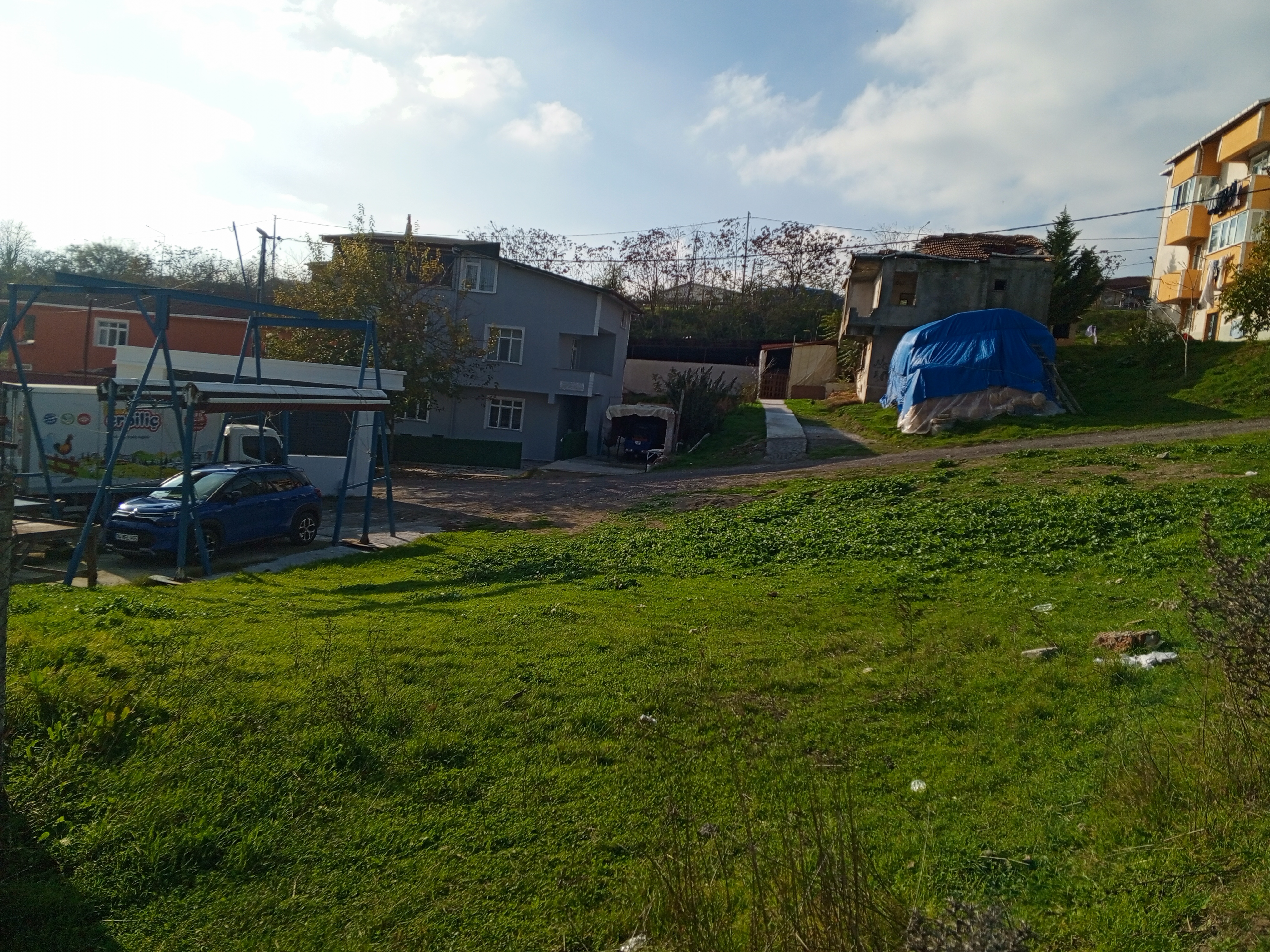  BÜYÜKÇAVUŞLU KÖYÜNDE 613 m2 arsa