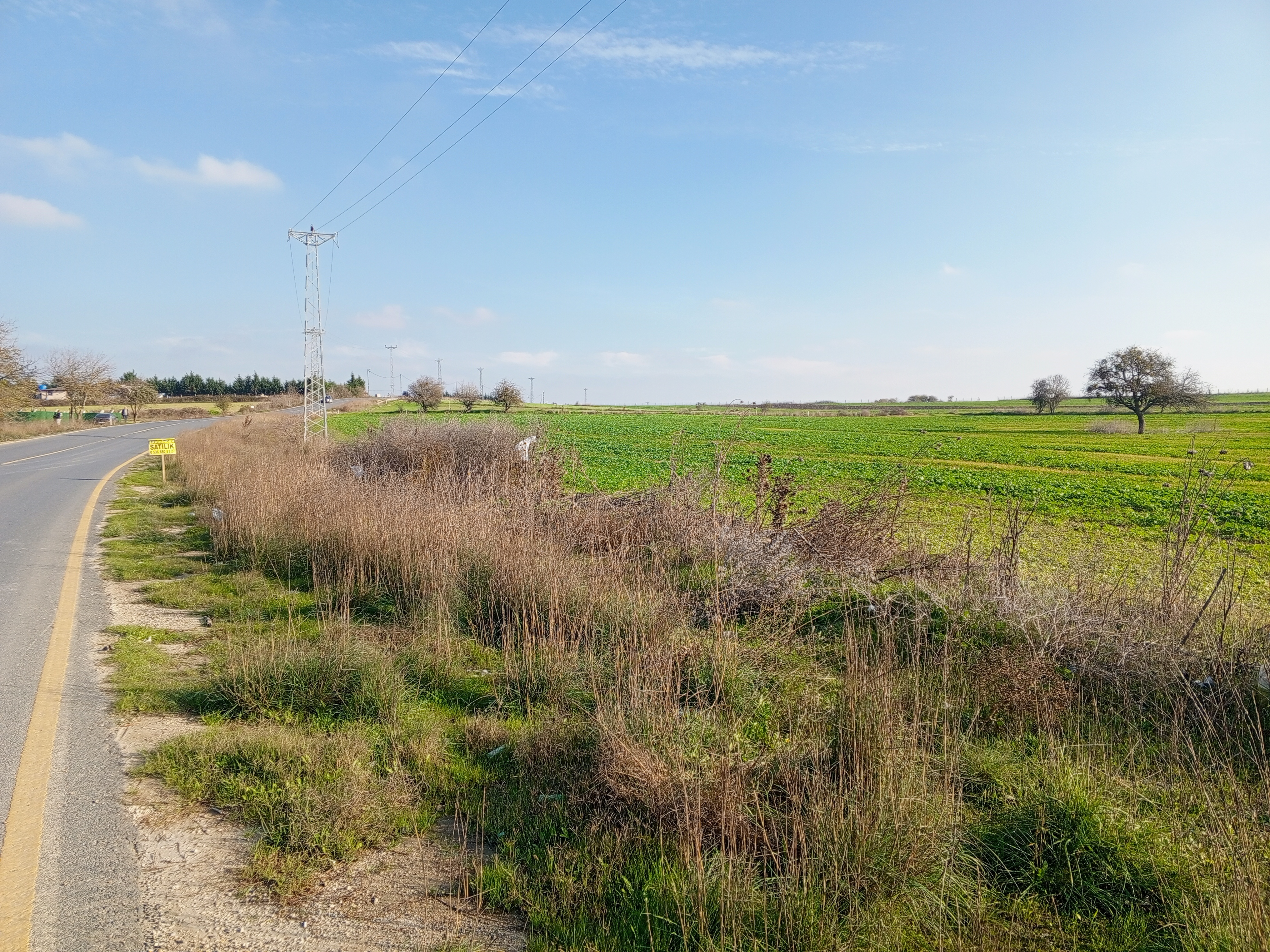silivride ana asfalt yola cepheli arazi