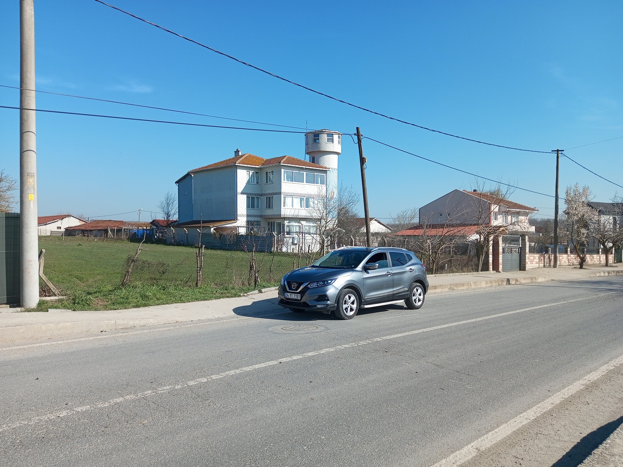 SİLİVRİ BEYCİLER KÖYÜ 1000 M2 ANA YOLA CEPHELİ ARSA