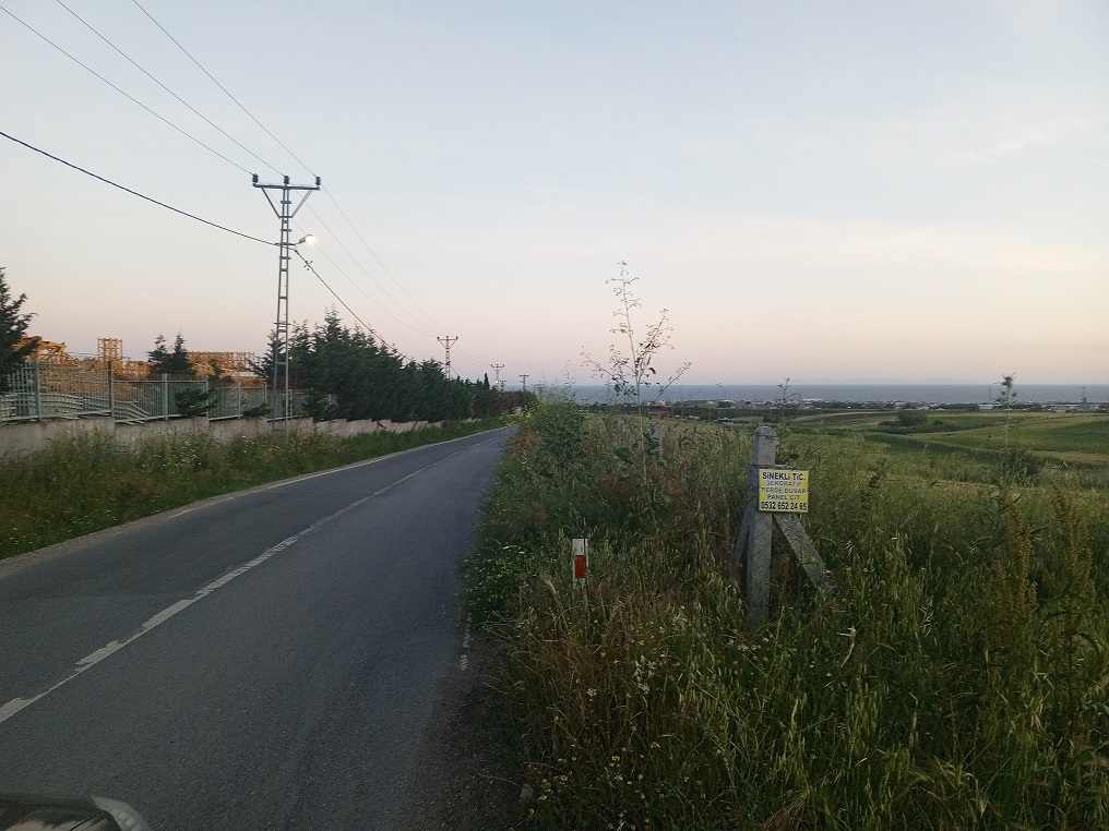 SİLİVRİ SELİMAPAŞA ANA ASFALT YOLA CEPHELİ 3000 M2 ARSA